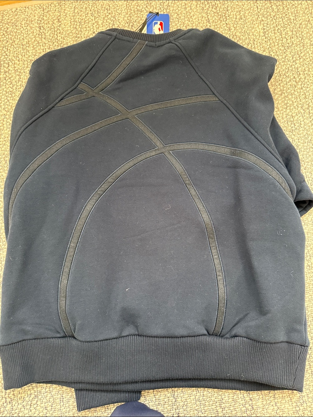 Kith Navy and Cream New York Knicks Basketball Logo Crewneck - Picture 3 of 4